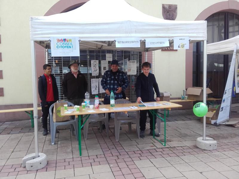 Atelier civique sur le marché par la CASF