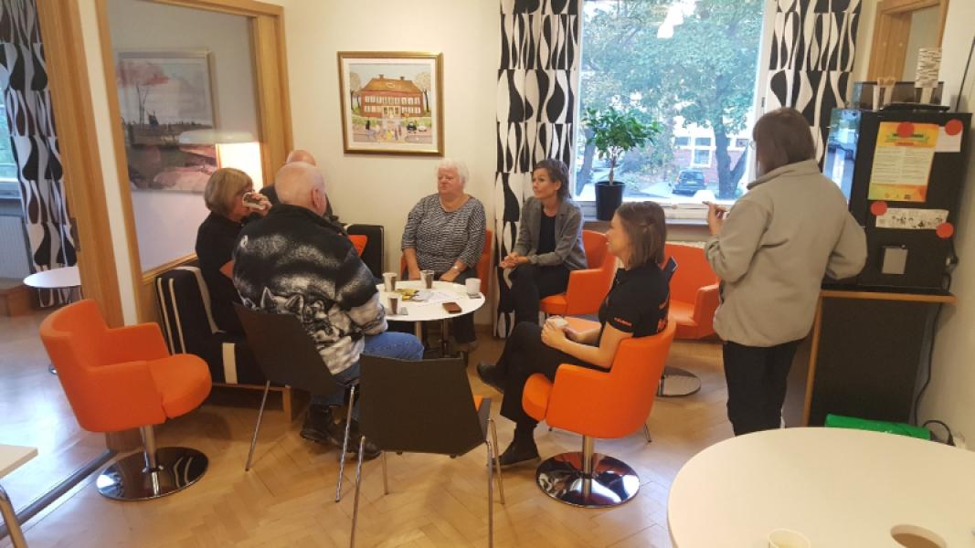 Petit-déjeuner avec les citoyens, les employés, les syndicats locaux et les entreprises