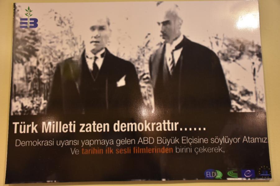 Vernissage de l’exposition de photographies « Atatürk, pionnier de la démocratie »