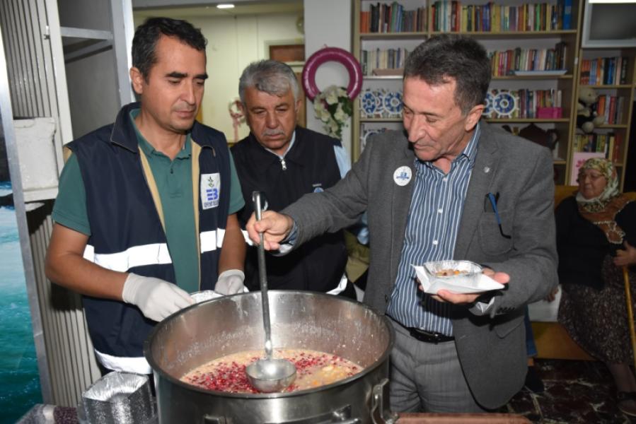 Visite du centre de soins pour personnes âgées
