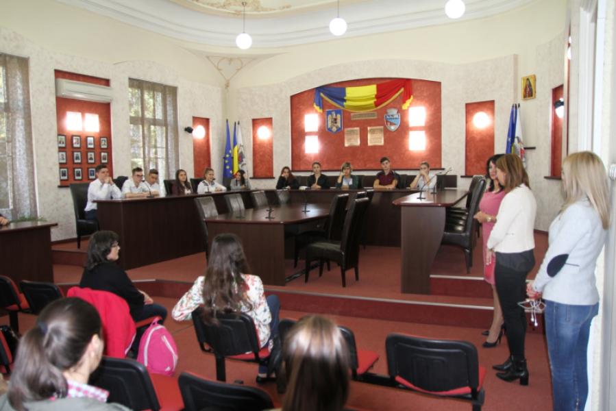 Visite d’étudiants du lycée national Matei Basarab et du jardin d’enfant Cozia