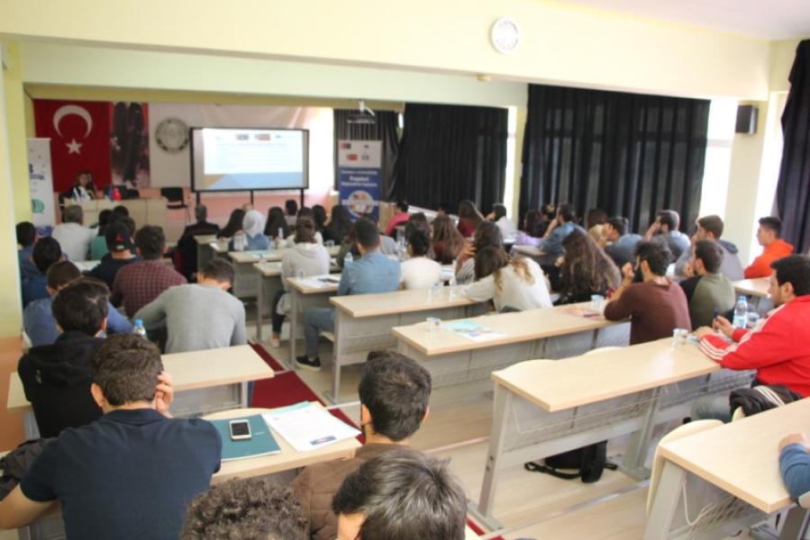 Erasmus+ et projets de volontariat