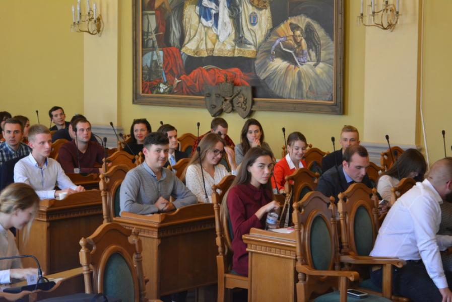 La première session des jeunes du conseil municipal de Lviv
