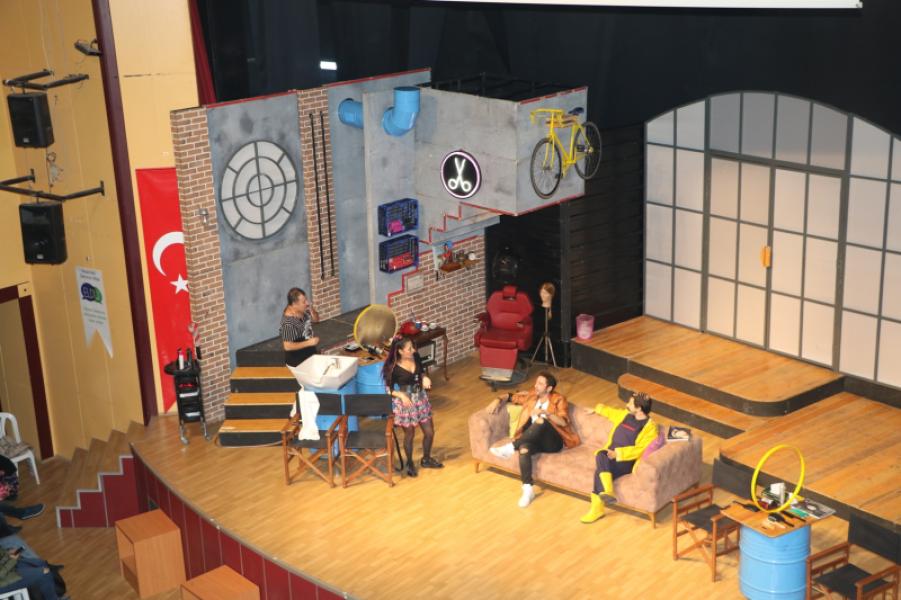 Pièce de théâtre