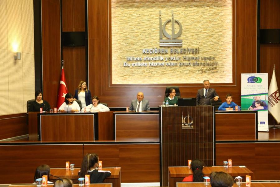 ASSEMBLEE D'ENFANTS REUNIE A KEÇ?ÖREN AVEC LA PARTICIPATION DU MAIRE ALTINOK