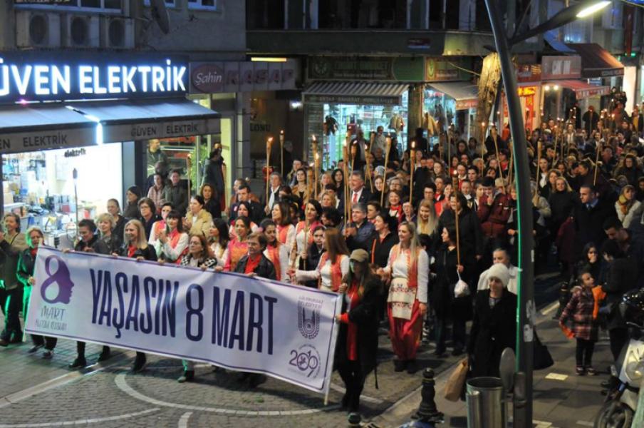 "Rencontre " Les femmes construisent la confiance dans la démocratie locale