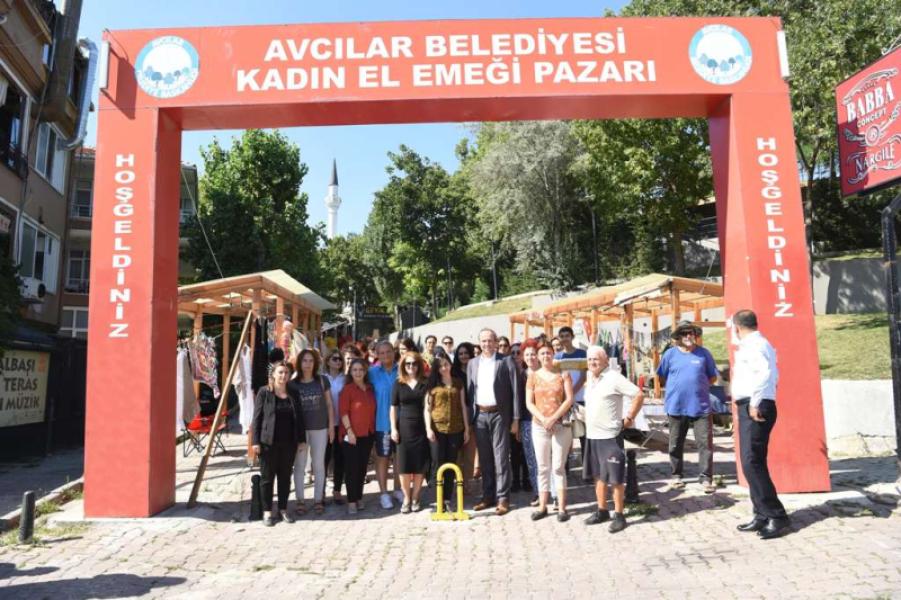 Le marché artisanal des femmes, organisé par la municipalité d'Avcilar, a ouvert ses portes.