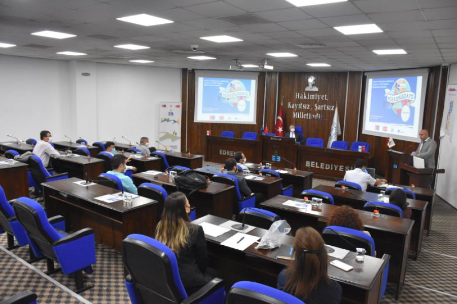 Journée phare de la SEDL et Journées Erasmus de la commune d’Edremit Réunion d’information d’EuroDesk et Erasmus+ avec des proviseurs de lycées professionnels de la région