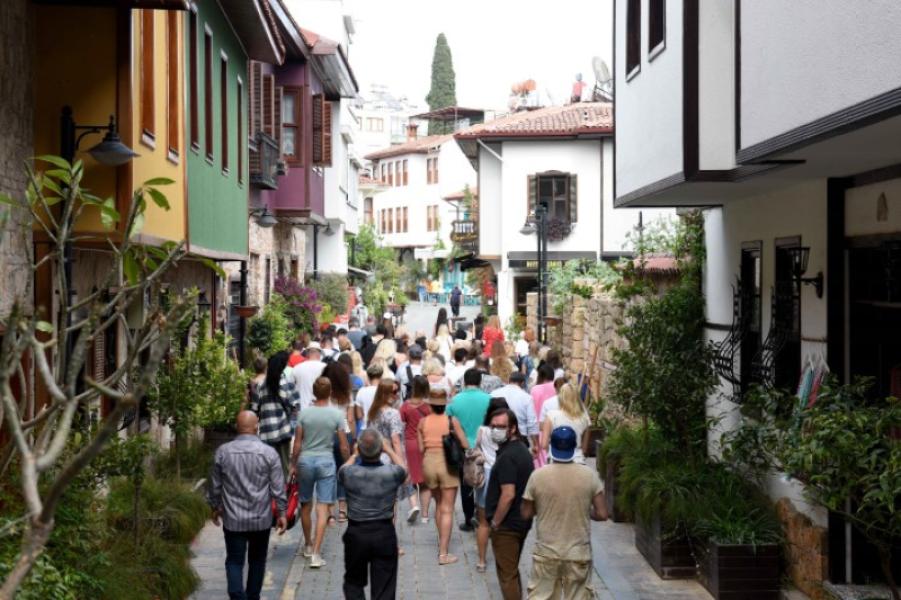 10 000 marches à Kaleiçi