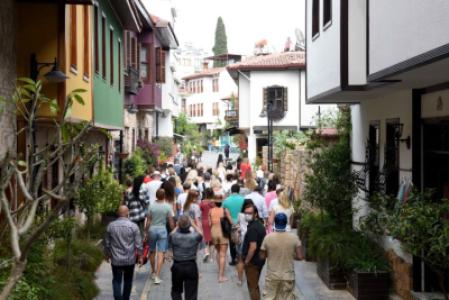 10 000 marches à Kaleiçi