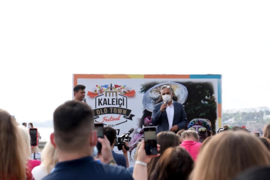 10 000 marches à Kaleiçi