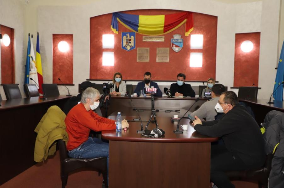 Press Conference to launch the Partnership between the Municipality of Ramnicu Valcea, Valcea's General Inspectorate for Schools and The Institute Foundation for the Selective Waste Collection in Schools