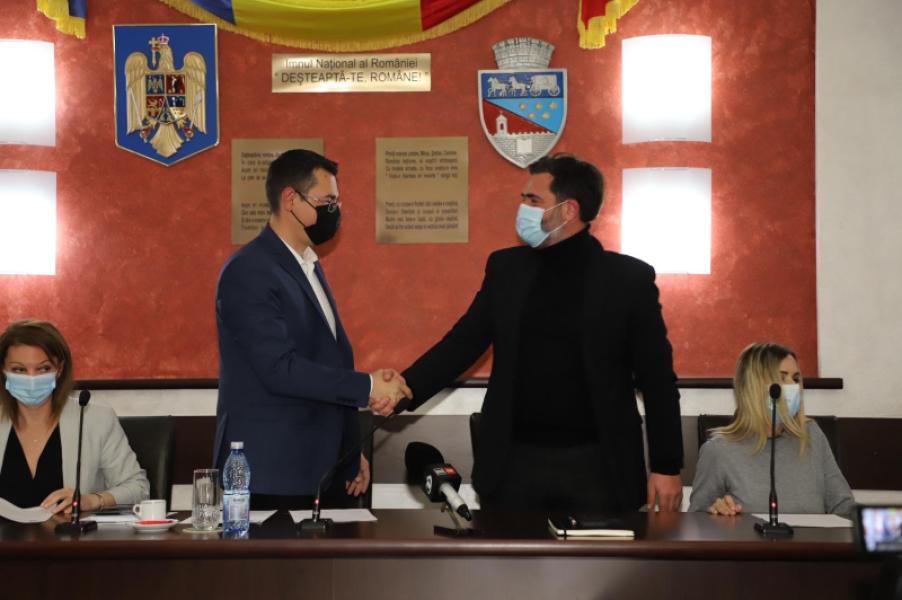 Press Conference to launch the Partnership between the Municipality of Ramnicu Valcea, Valcea's General Inspectorate for Schools and The Institute Foundation for the Selective Waste Collection in Schools