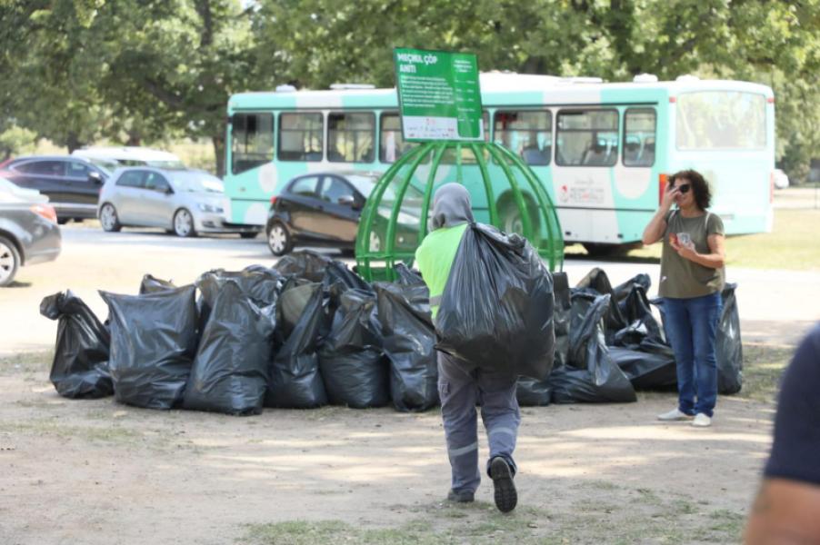 Événement de nettoyage environnemental organisé par la municipalité de Kirklareli.