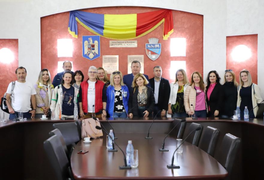 Réunion paneuropéenne sur les activités durables à l'hôtel de ville de Ramnicu Valcea