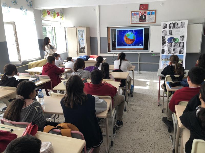 FORMATIONS DE SENSIBILISATION AU CHANGEMENT CLIMATIQUE DISPENSÉES DANS LES ÉCOLES