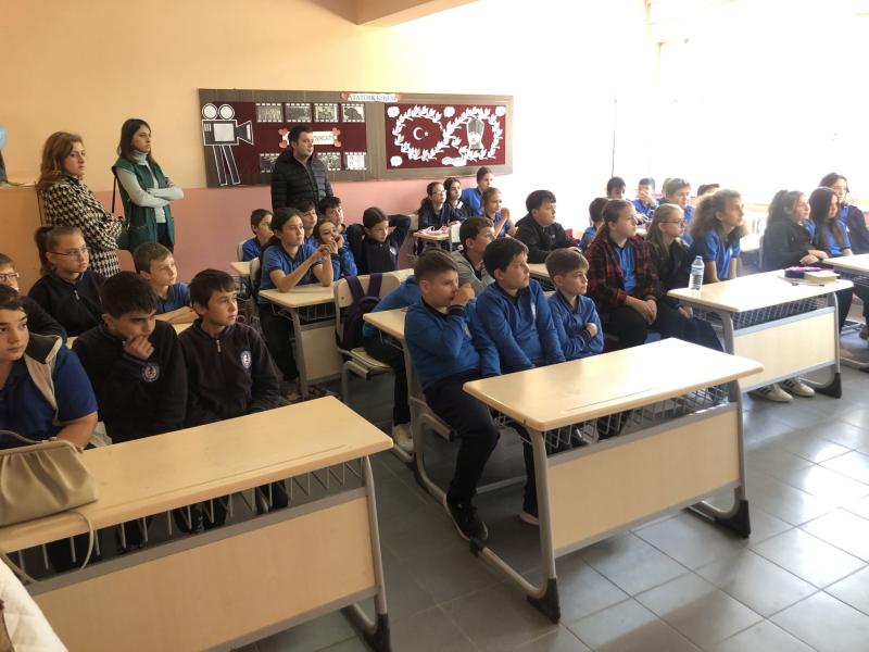 FORMATIONS DE SENSIBILISATION AU CHANGEMENT CLIMATIQUE DISPENSÉES DANS LES ÉCOLES