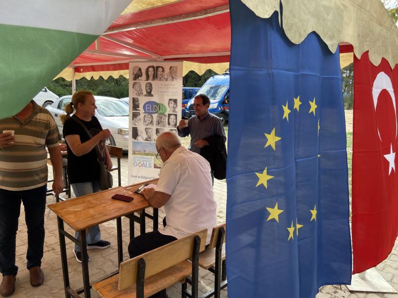 TRANSPORT GRATUIT, REPAS ET ASSISTANCE TECHNIQUE OFFERTS AUX CITOYENS VOTANT À AHMETBEY DANS LE CADRE DES ÉLECTIONS LÉGISLATIVES DE LA RÉPUBLIQUE DE BULGARIE
