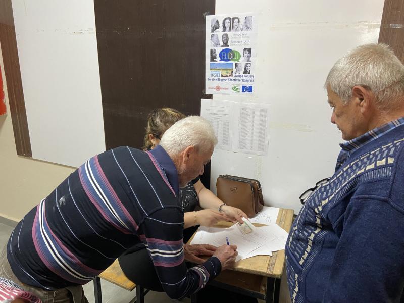 TRANSPORT GRATUIT, REPAS ET ASSISTANCE TECHNIQUE OFFERTS AUX CITOYENS VOTANT À AHMETBEY DANS LE CADRE DES ÉLECTIONS LÉGISLATIVES DE LA RÉPUBLIQUE DE BULGARIE