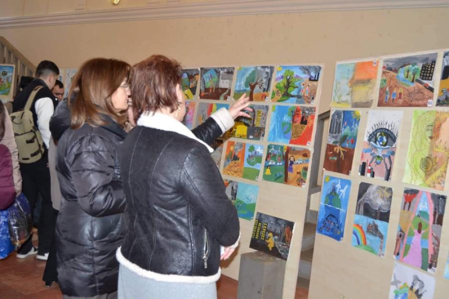 Concours de dessins à Stepanavan