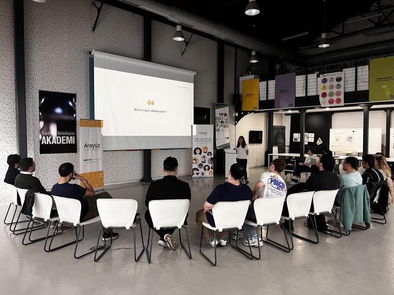 Interface Campaign: Empowering Young Politicians Program