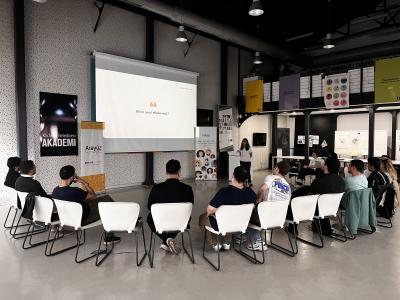 Interface Campaign: Empowering Young Politicians Program