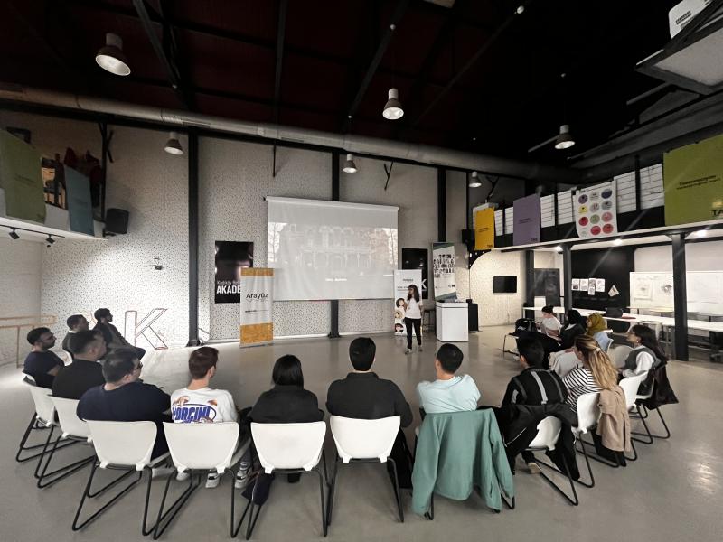 Interface Campaign: Empowering Young Politicians Program