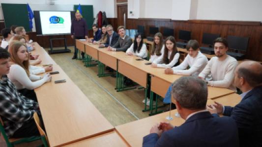 Visite de représentants belges à Fastiv pour discuter de développement communautaire, de coopération internationale et de démocratie locale.