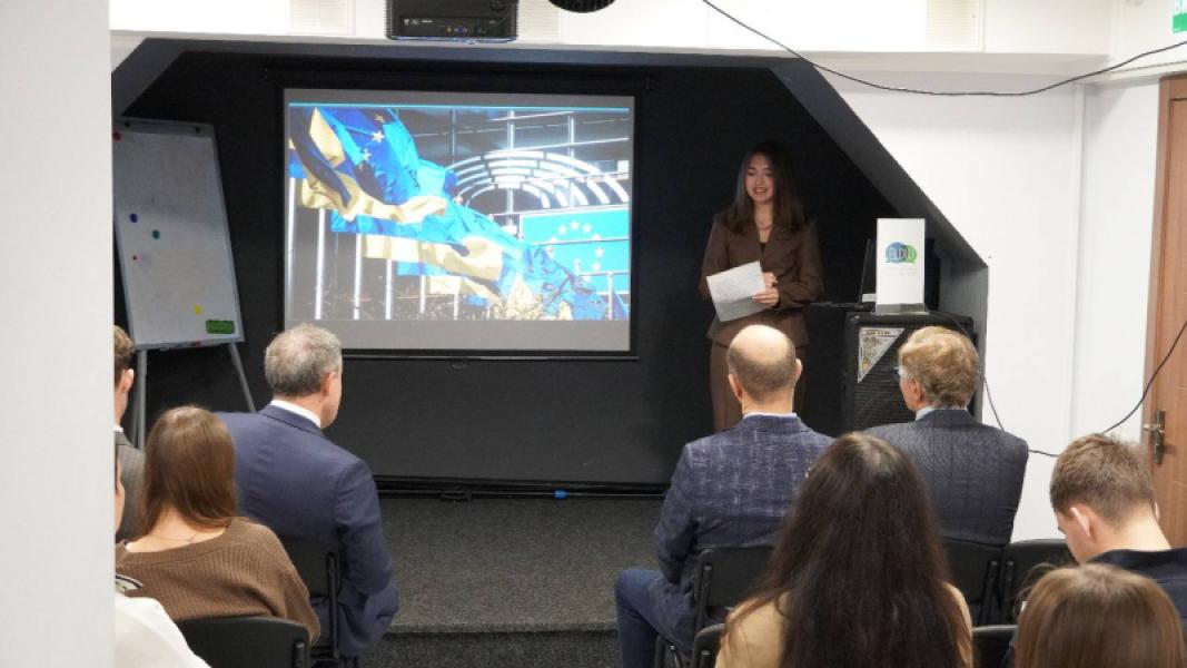 Visite de représentants belges à Fastiv pour discuter de développement communautaire, de coopération internationale et de démocratie locale.