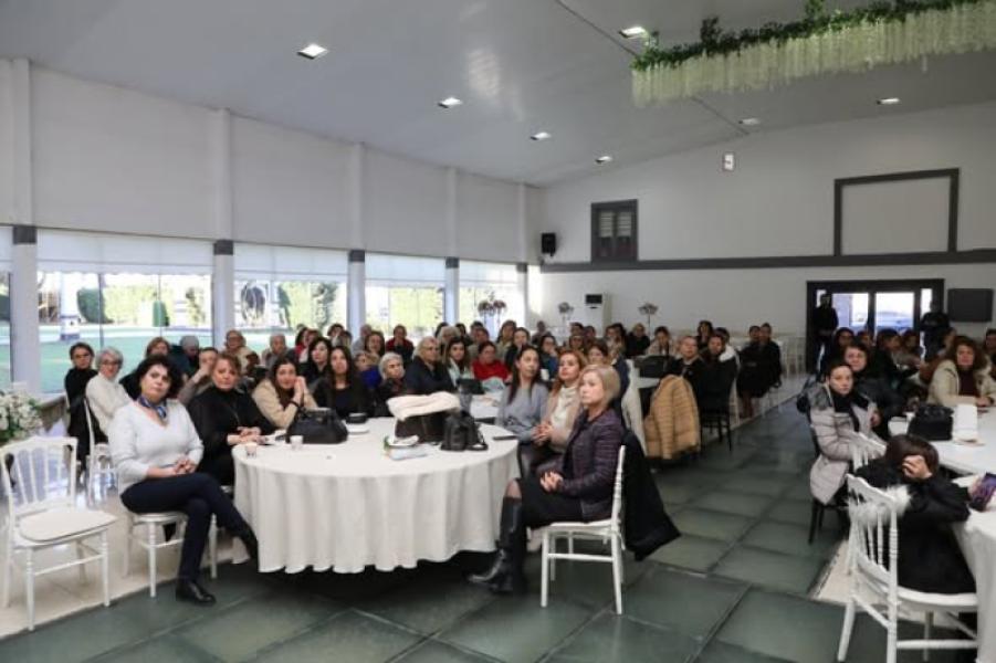 « Brisons le silence, choisissons la solidarité » – Réunions de quartier des femmes