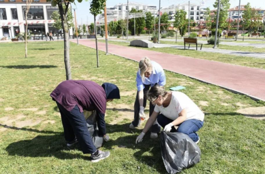 Activité de sensibilisation à l’environnement et d’engagement civique « Komşun Yanında »