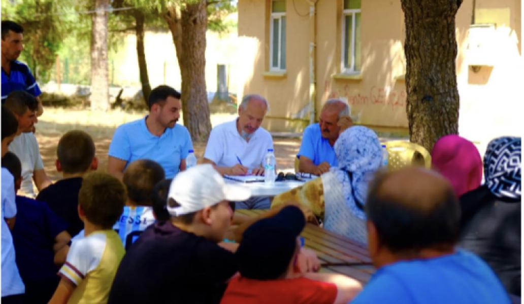 « Rapprocher la démocratie locale : réunions de dialogue de quartier »