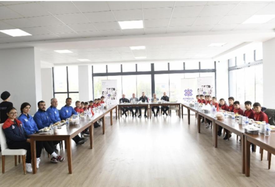 Semaine européenne de la démocratie locale – « Jeunes voix, démocratie plus forte : l’engagement des jeunes par le sport »