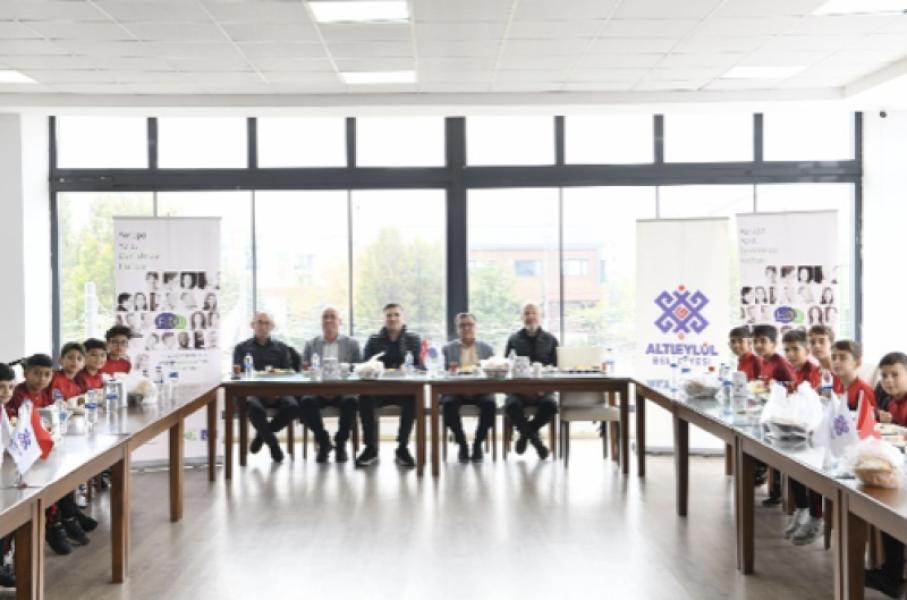 Semaine européenne de la démocratie locale – « Jeunes voix, démocratie plus forte : l’engagement des jeunes par le sport »