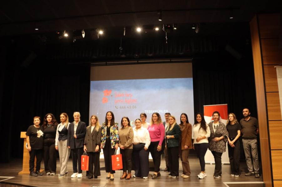 Le rôle des collectivités locales dans la lutte contre la violence faite aux femmes et le travail du Centre Gelincik