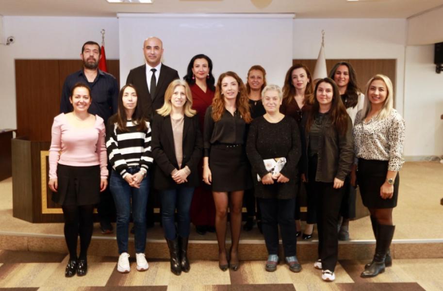 Le rôle des collectivités locales dans la lutte contre la violence faite aux femmes et le travail du Centre Gelincik