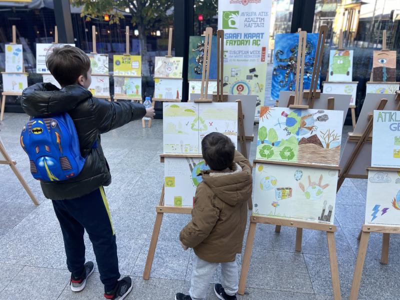 EXPOSITION D'ŒUVRES D'ART RÉALISÉES PAR DES JEUNES D'AHMETBEY