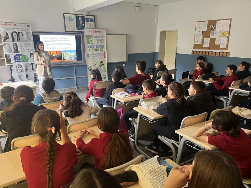 L'ÉDUCATION SUR LE CHANGEMENT CLIMATIQUE, LE RECYCLAGE ET LA CONSERVATION DE L'EAU SE POURSUIT À AHMETBEY