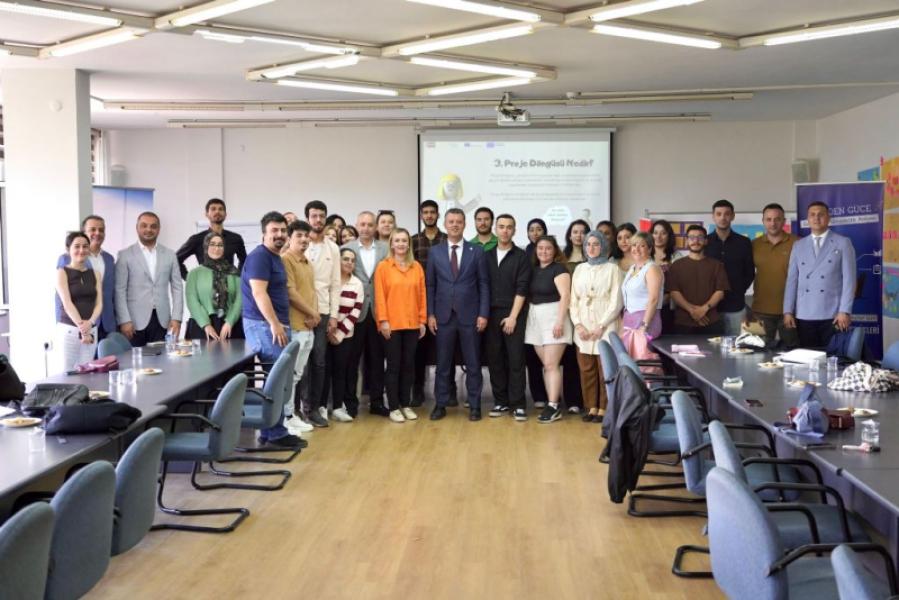 Autonomiser les jeunes NEET grâce au projet Erasmus+ NYDES : coopération internationale et impact local