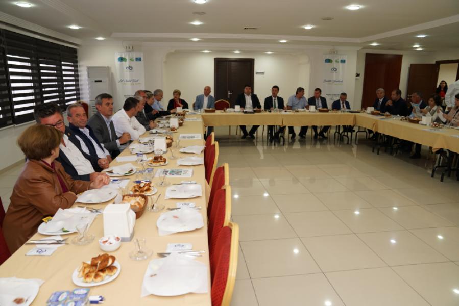 Réunion d’évaluation participative avec les décideurs municipaux (Réunion des directeurs de 2025)