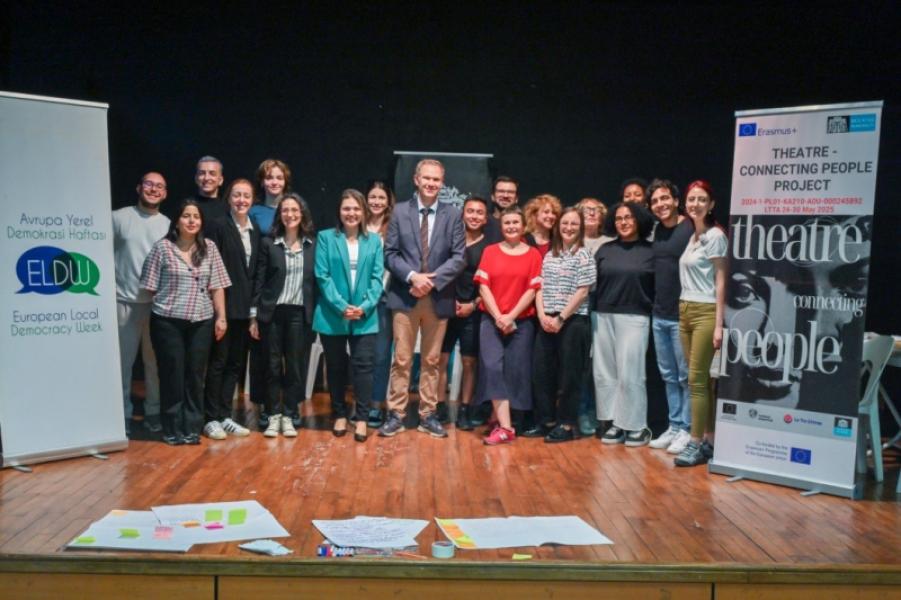 Réunion de formation du projet Théâtre – Connecting People