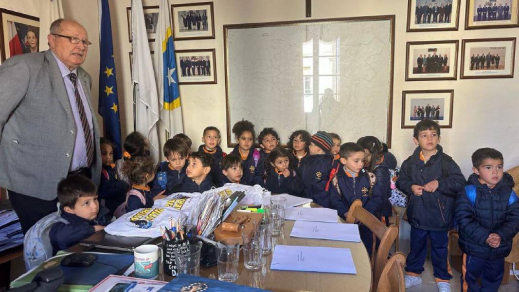 De la sensibilisation à l'action : autonomiser les jeunes résidents grâce à Rillu Merillu et aux conseils d'enfants